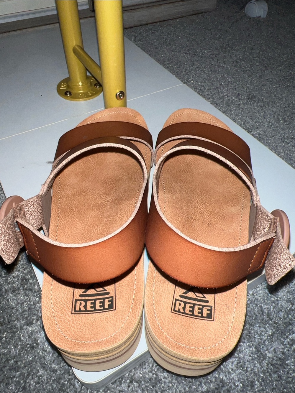 Reef Vista High Buckle Women’s Size 8- EUC - Picture 4 of 6